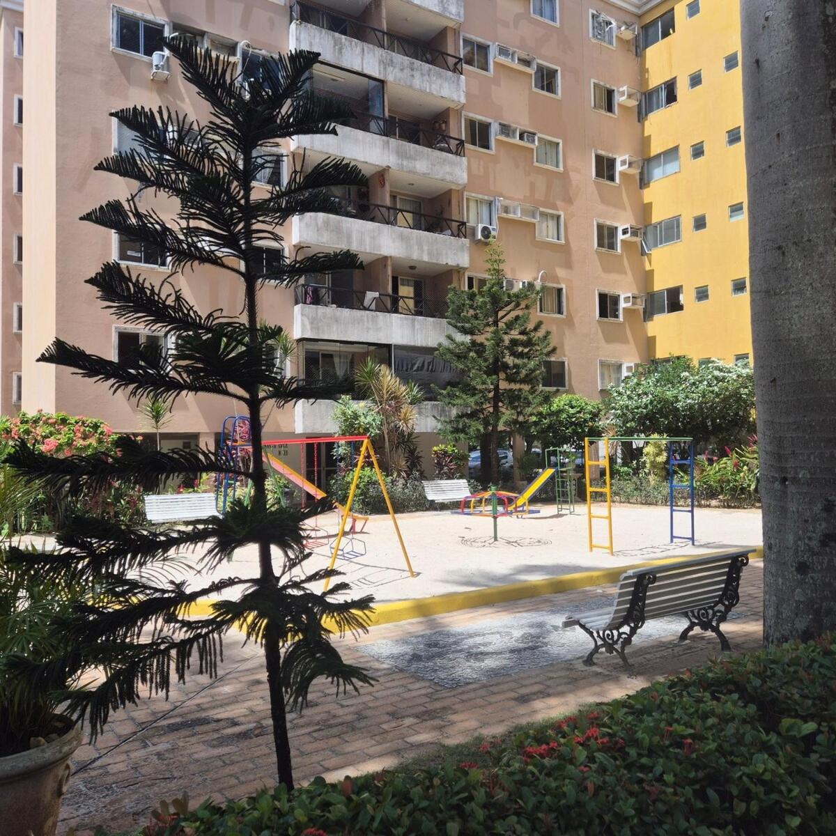 Apartment Em